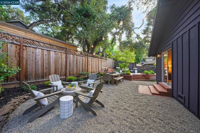 26 Bishop Lane, Menlo Park, CA 94025