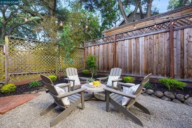 26 Bishop Lane, Menlo Park, CA 94025