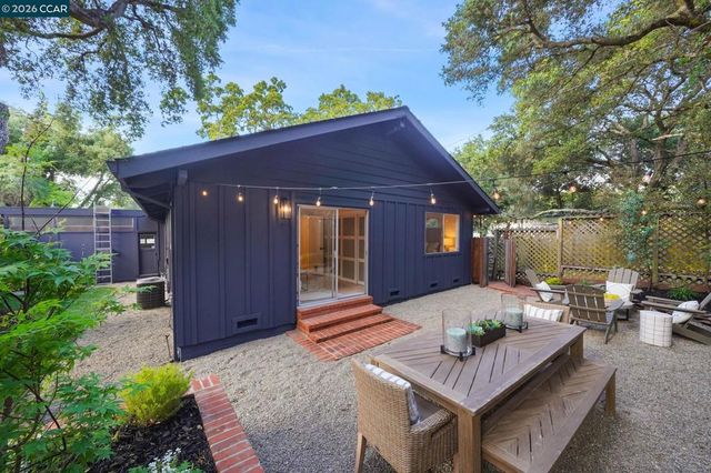 26 Bishop Lane, Menlo Park, CA 94025