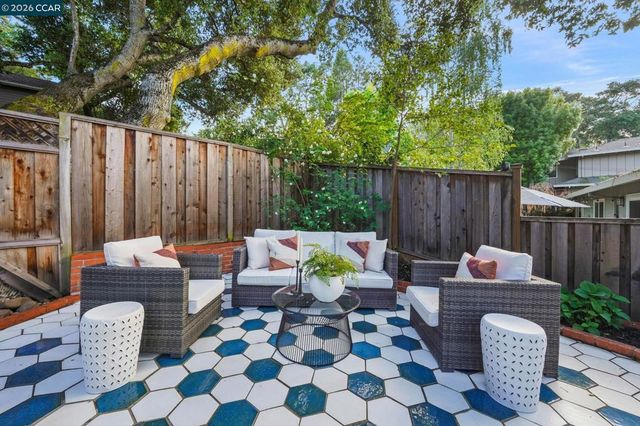 26 Bishop Lane, Menlo Park, CA 94025