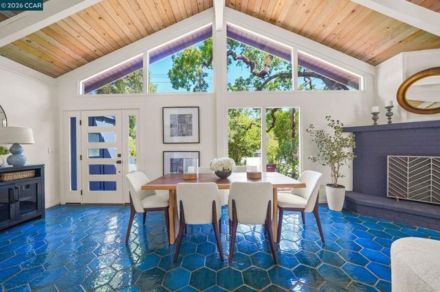 26 Bishop Lane, Menlo Park, CA 94025