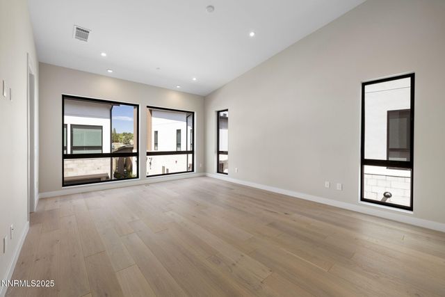 42 Campolina Street 25-2, Reno, NV 89511