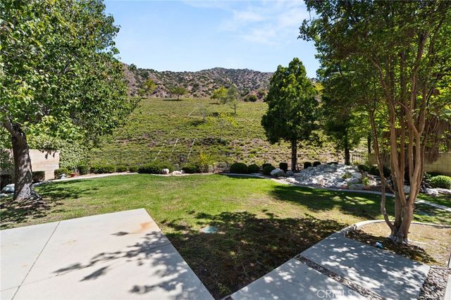 51 Mountain Laurel, Azusa, CA 91702