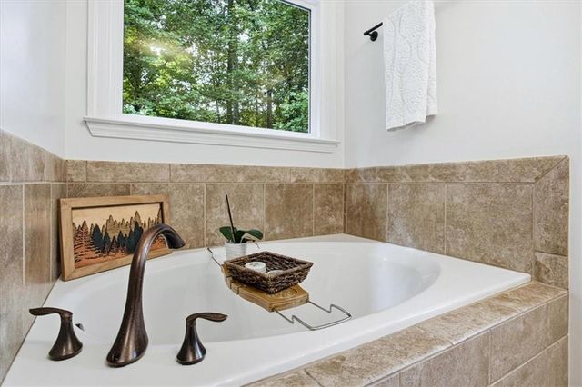 6020 Fords Lake Court NW, Acworth, GA 30101