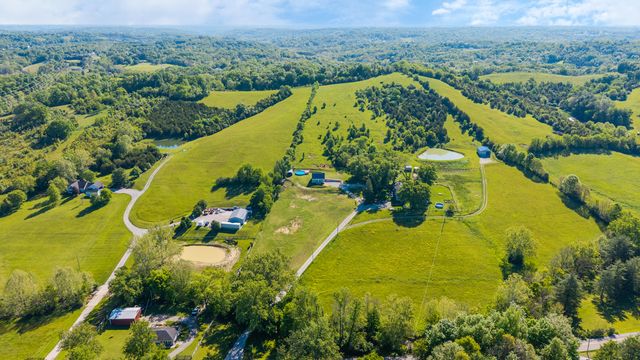 9031 Persimmon Grove Pike, Alexandria, KY 41001