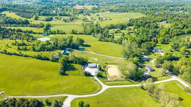9031 Persimmon Grove Pike, Alexandria, KY 41001