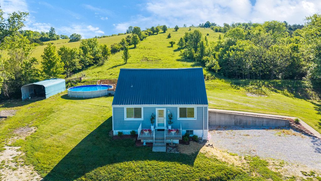 9031 Persimmon Grove Pike, Alexandria, KY 41001