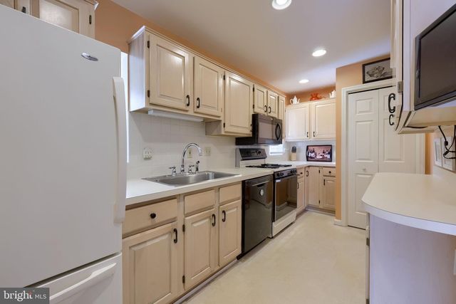 3 AMBERLEY WAY, Lititz, PA 17543