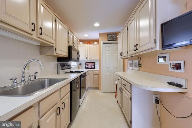 3 AMBERLEY WAY, Lititz, PA 17543