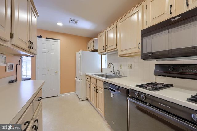 3 AMBERLEY WAY, Lititz, PA 17543