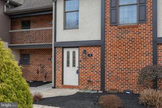 3 AMBERLEY WAY, Lititz, PA 17543