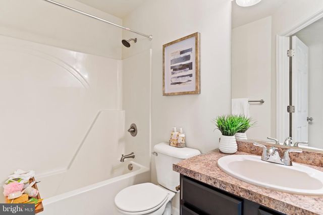 216 MELBOURNE LN, Mechanicsburg, PA 17055