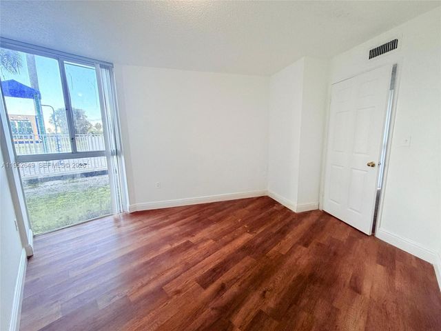 6995 NW 186th St E104, Hialeah, FL 33015