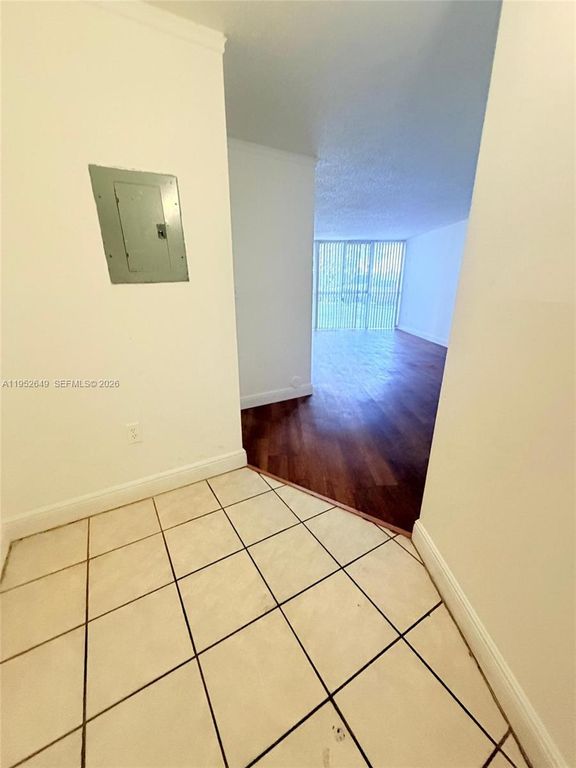 6995 NW 186th St E104, Hialeah, FL 33015