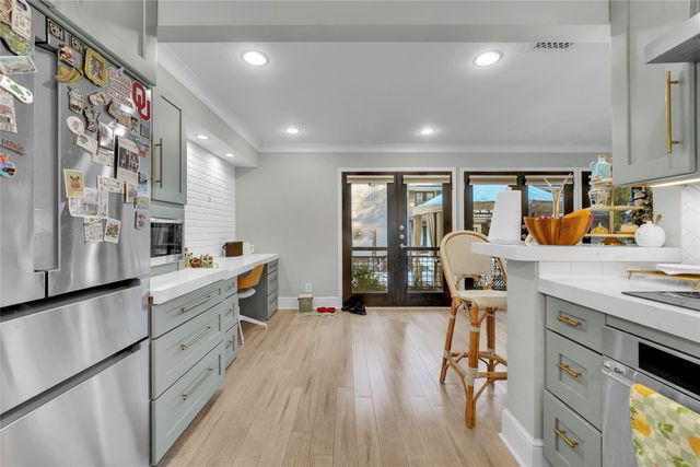 10209 Regal Oaks Drive 111, Dallas, TX 75230