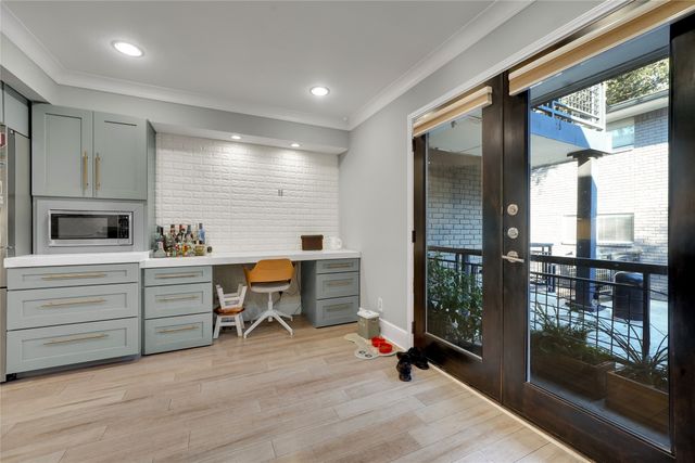 10209 Regal Oaks Drive 111, Dallas, TX 75230