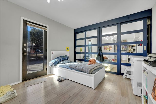 10209 Regal Oaks Drive 111, Dallas, TX 75230