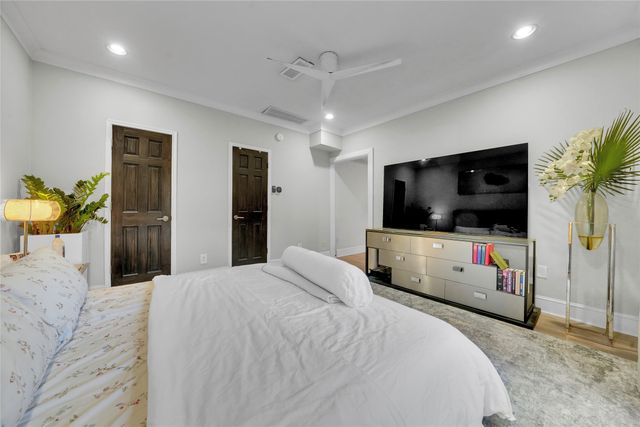 10209 Regal Oaks Drive 111, Dallas, TX 75230