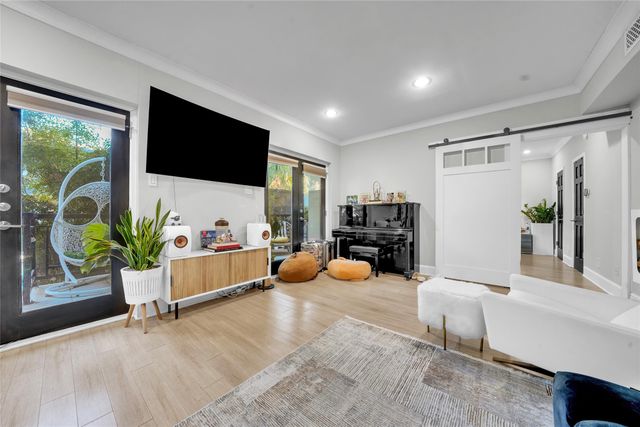 10209 Regal Oaks Drive 111, Dallas, TX 75230