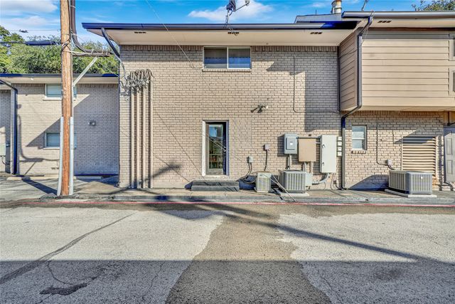 10209 Regal Oaks Drive 111, Dallas, TX 75230