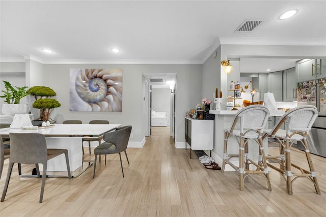 10209 Regal Oaks Drive 111, Dallas, TX 75230