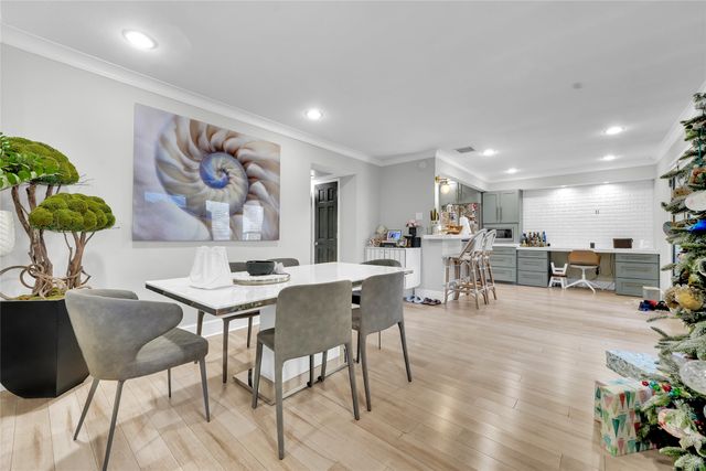 10209 Regal Oaks Drive 111, Dallas, TX 75230