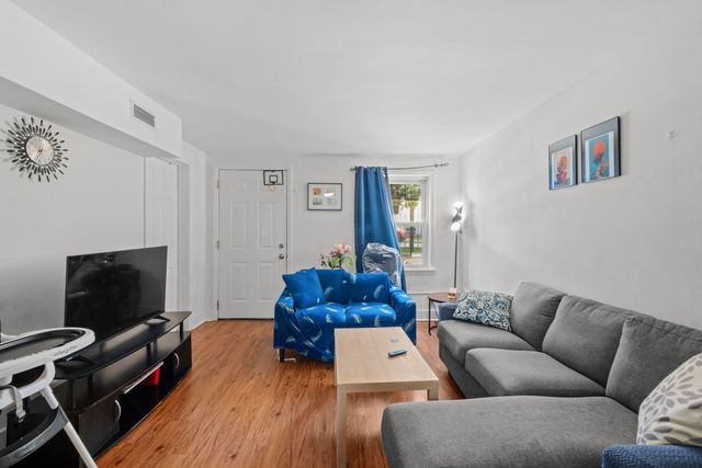 2250 S Sacramento Avenue, Chicago, IL 60623