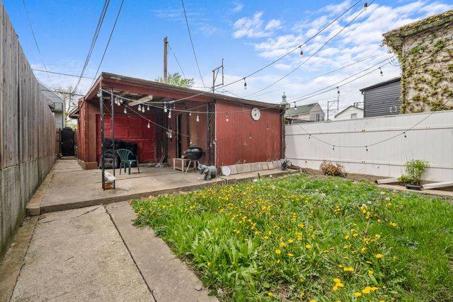 2250 S Sacramento Avenue, Chicago, IL 60623