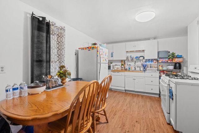 2250 S Sacramento Avenue, Chicago, IL 60623