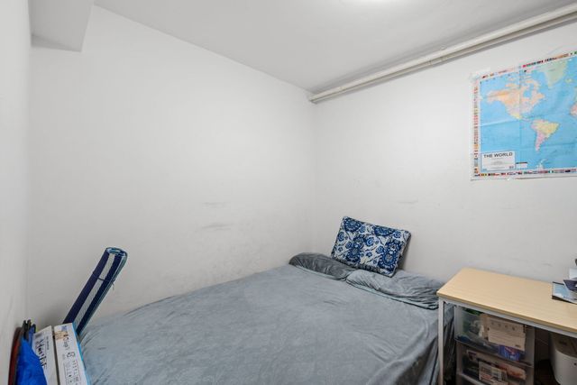 2250 S Sacramento Avenue, Chicago, IL 60623