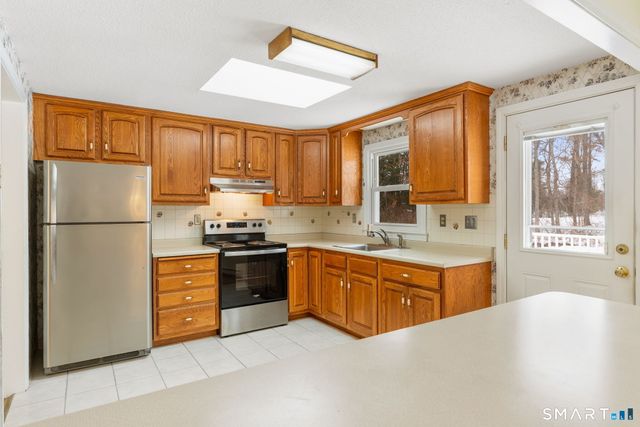 33 Lanz Lane, Ellington, CT 06029