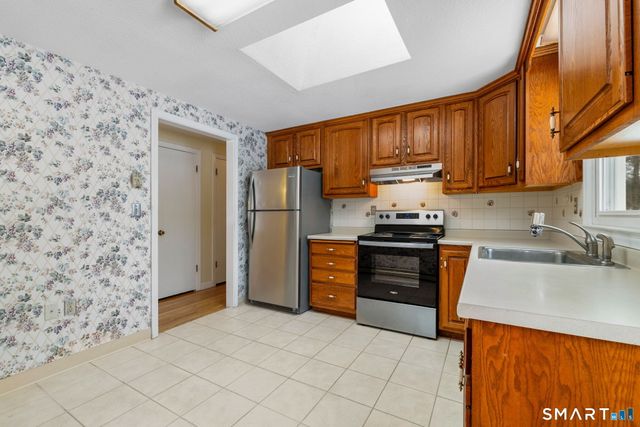 33 Lanz Lane, Ellington, CT 06029