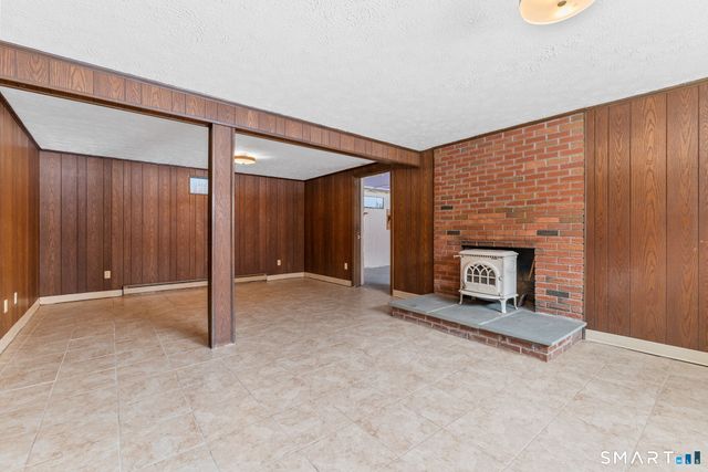 33 Lanz Lane, Ellington, CT 06029