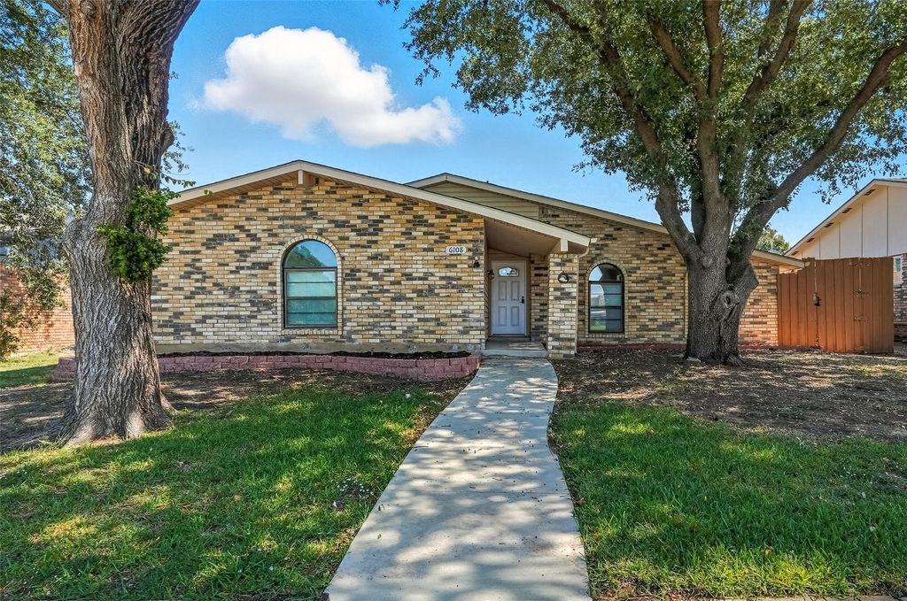 6108 Jennings Drive, The Colony, TX 75056