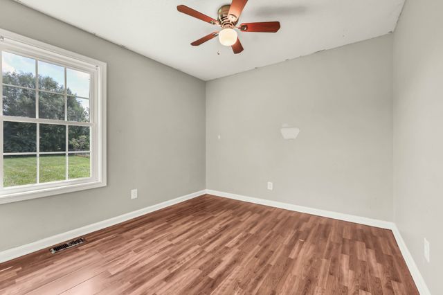 1634 Hannibal Dr, Oak Grove, KY 42262