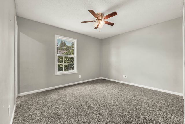 1634 Hannibal Dr, Oak Grove, KY 42262