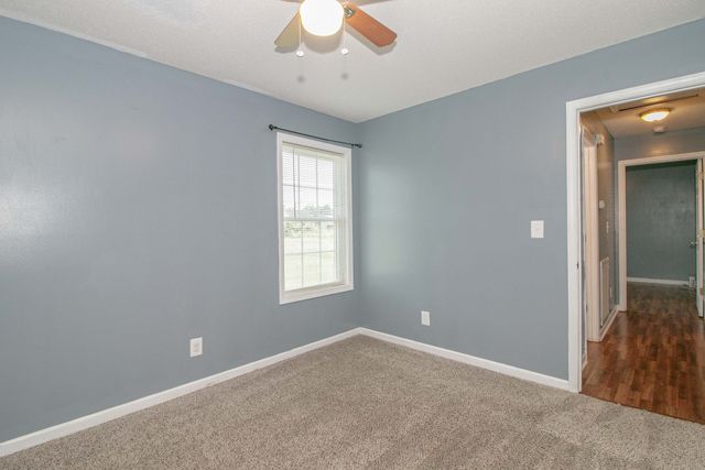 1634 Hannibal Dr, Oak Grove, KY 42262