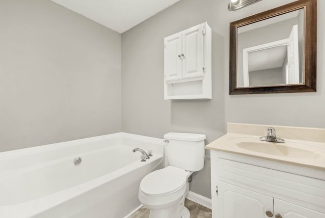 1634 Hannibal Dr, Oak Grove, KY 42262