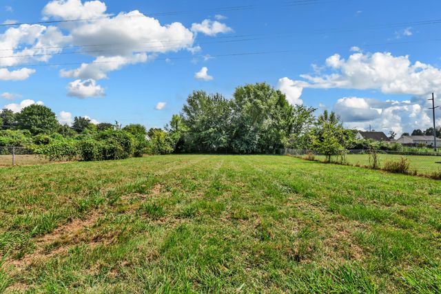 1634 Hannibal Dr, Oak Grove, KY 42262