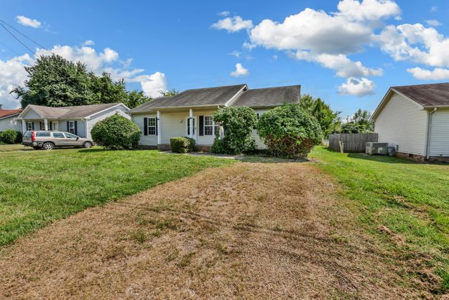 1634 Hannibal Dr, Oak Grove, KY 42262