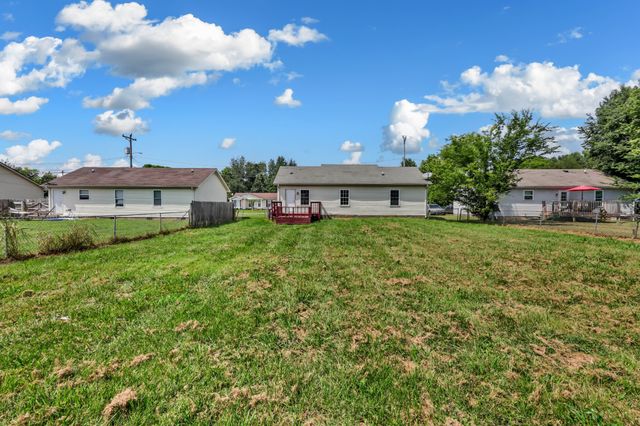1634 Hannibal Dr, Oak Grove, KY 42262