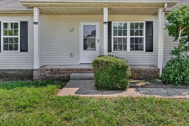 1634 Hannibal Dr, Oak Grove, KY 42262