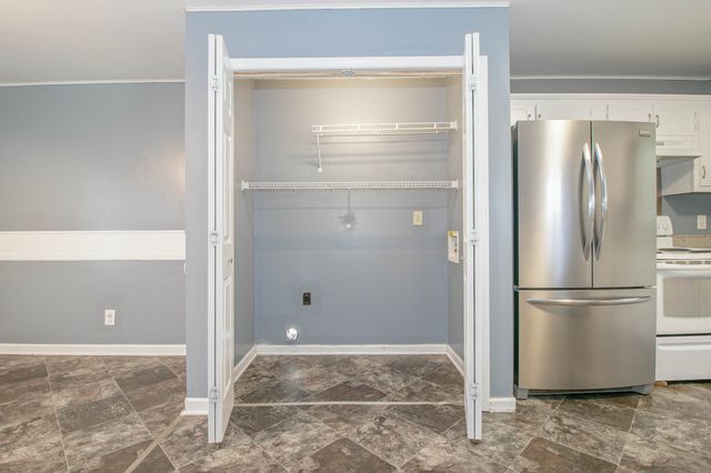 1634 Hannibal Dr, Oak Grove, KY 42262