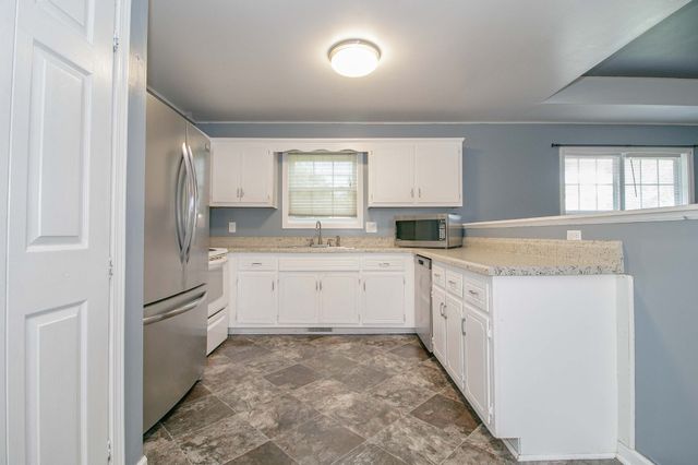 1634 Hannibal Dr, Oak Grove, KY 42262