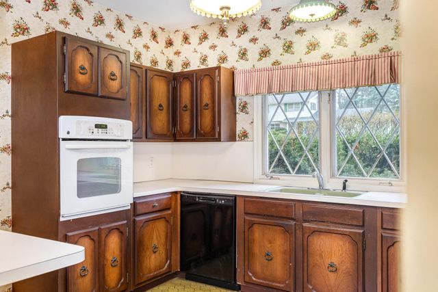 6240 Nantucket Lane, Kalamazoo, MI 49009