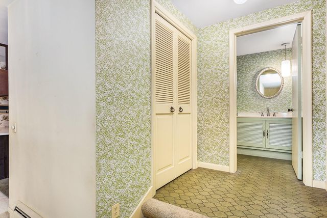 6240 Nantucket Lane, Kalamazoo, MI 49009
