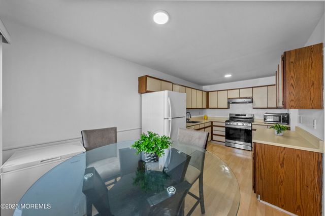 99 Woodmere Drive 705, Parlin, NJ 08859