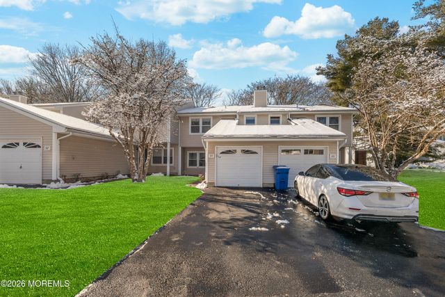 99 Woodmere Drive 705, Parlin, NJ 08859
