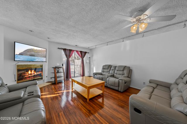 99 Woodmere Drive 705, Parlin, NJ 08859