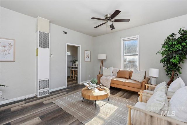 516 N 5th Ave, Twin Falls, ID 83301